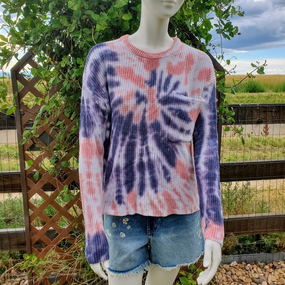 Belle by Belldini Women's Tie-Dye Crew Neck Sweater Size Small NWOT - Picture 4 of 16